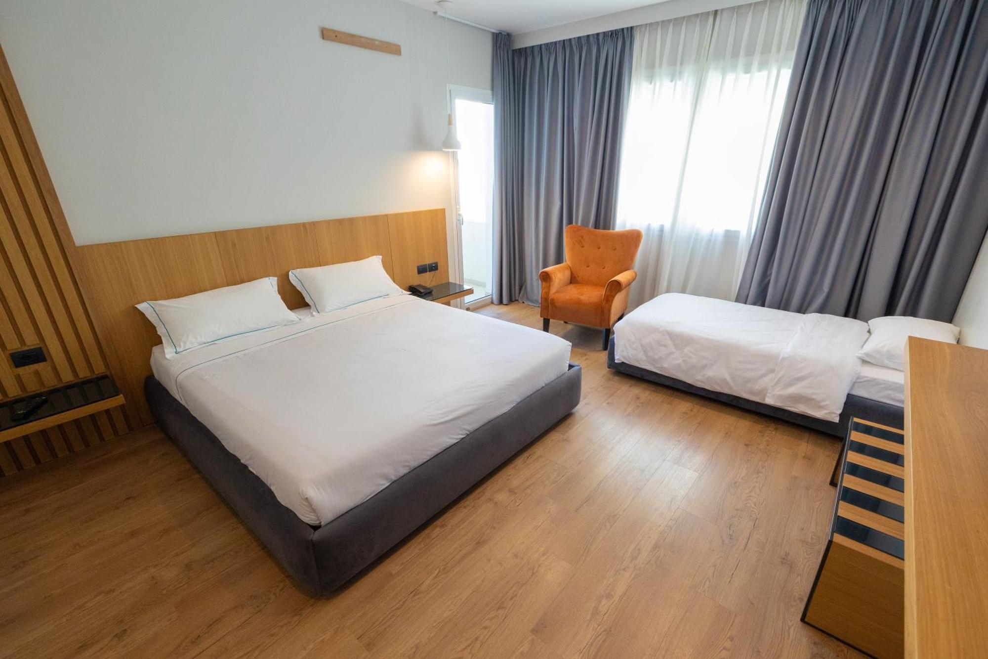Duka Hotel Vlora Kültér fotó