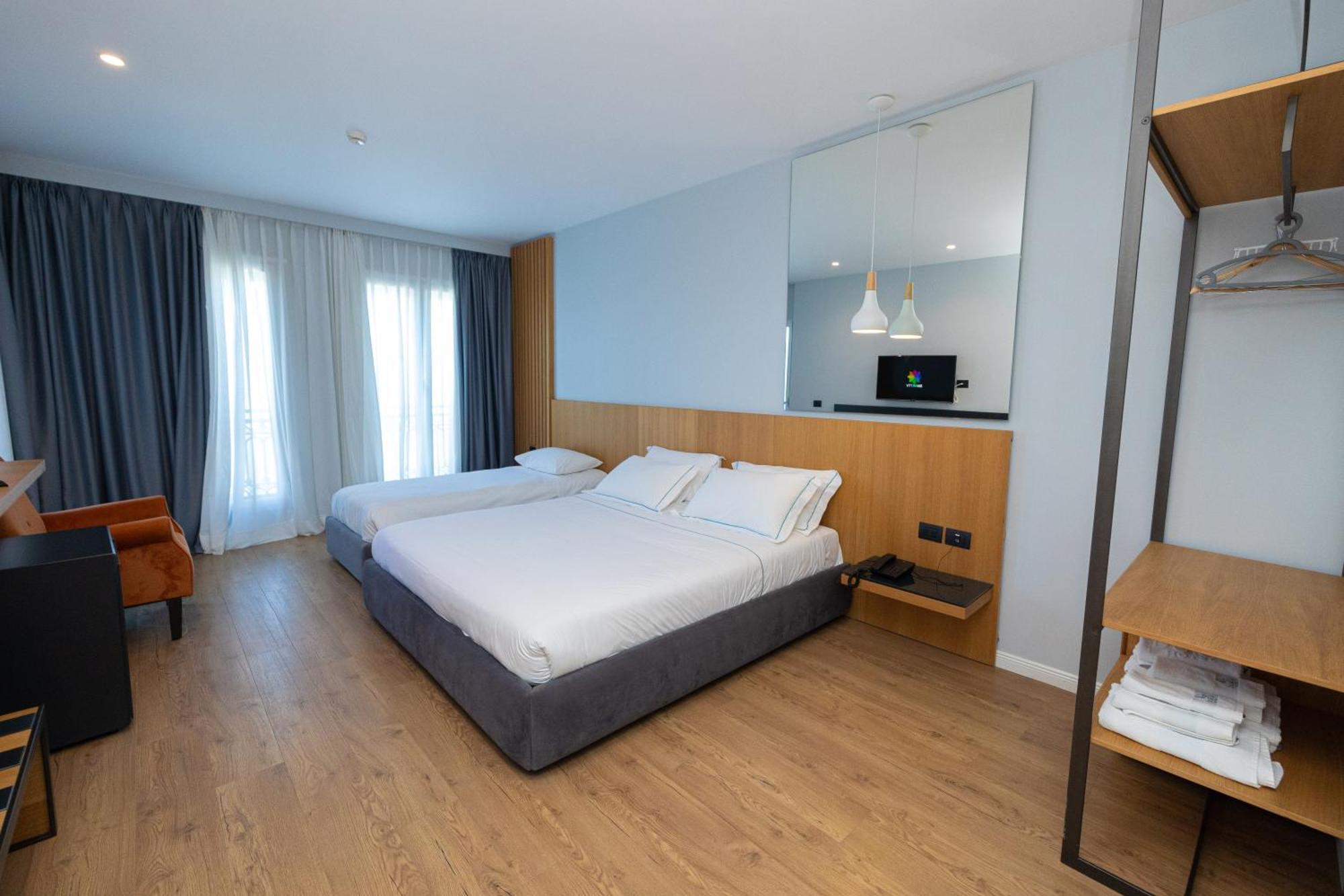 Duka Hotel Vlora Kültér fotó